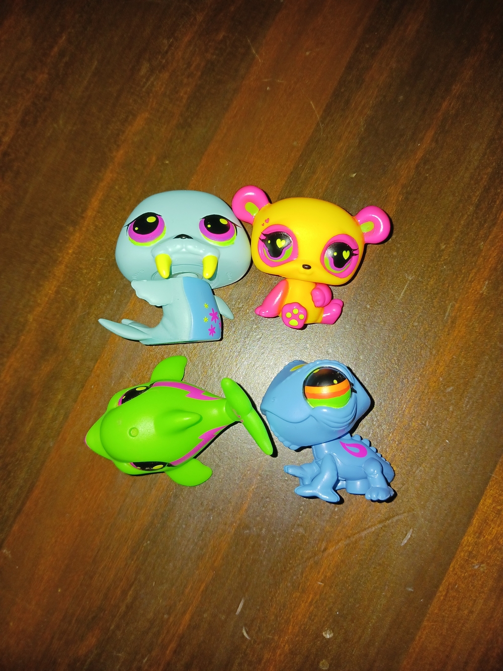 Lot of 4 Littlest Pet Shop Black Light Series 1 Pets LPS Panda Walrus Dolphin
